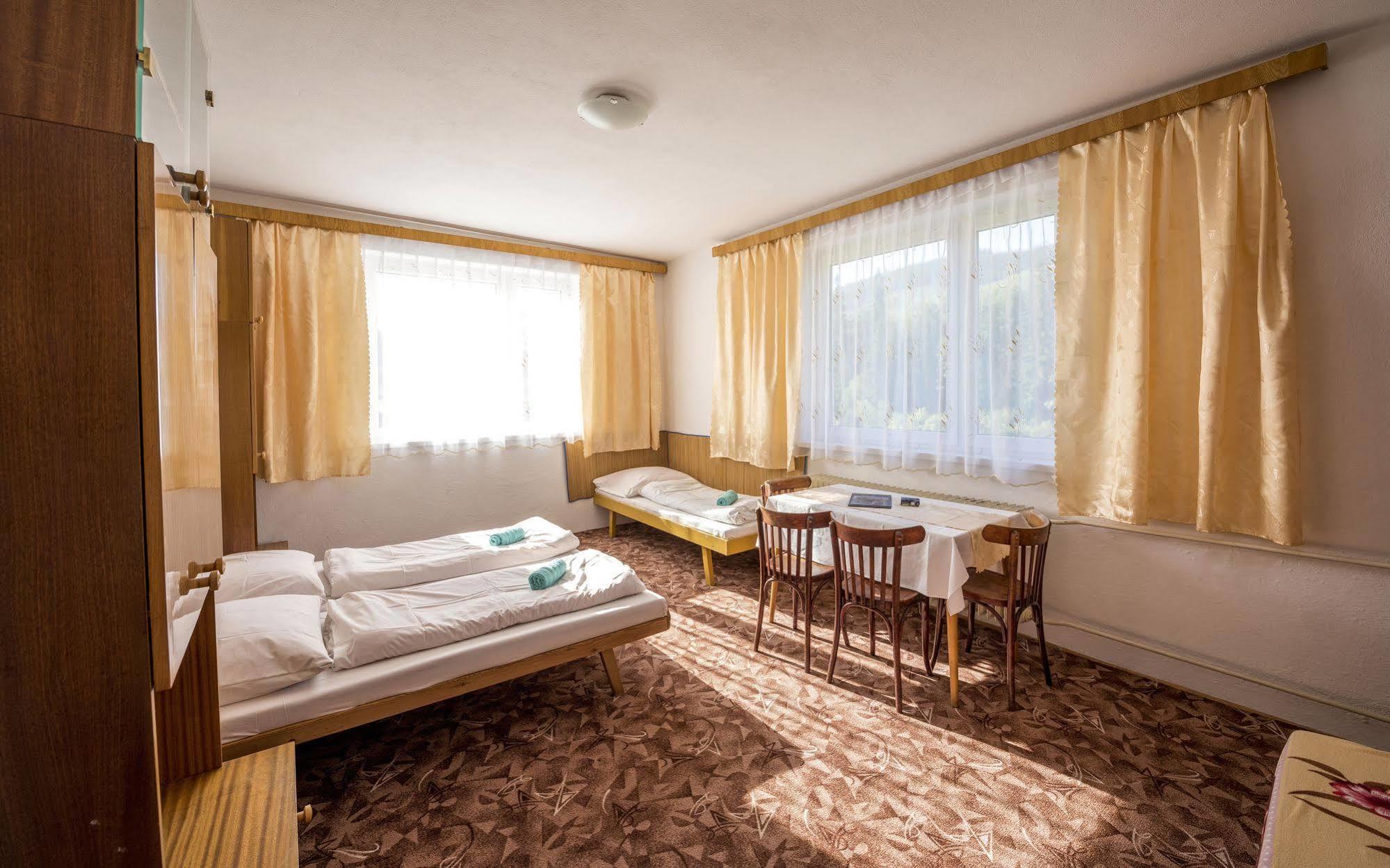 Guesthouse Cyprian Zdiar Ngoại thất bức ảnh